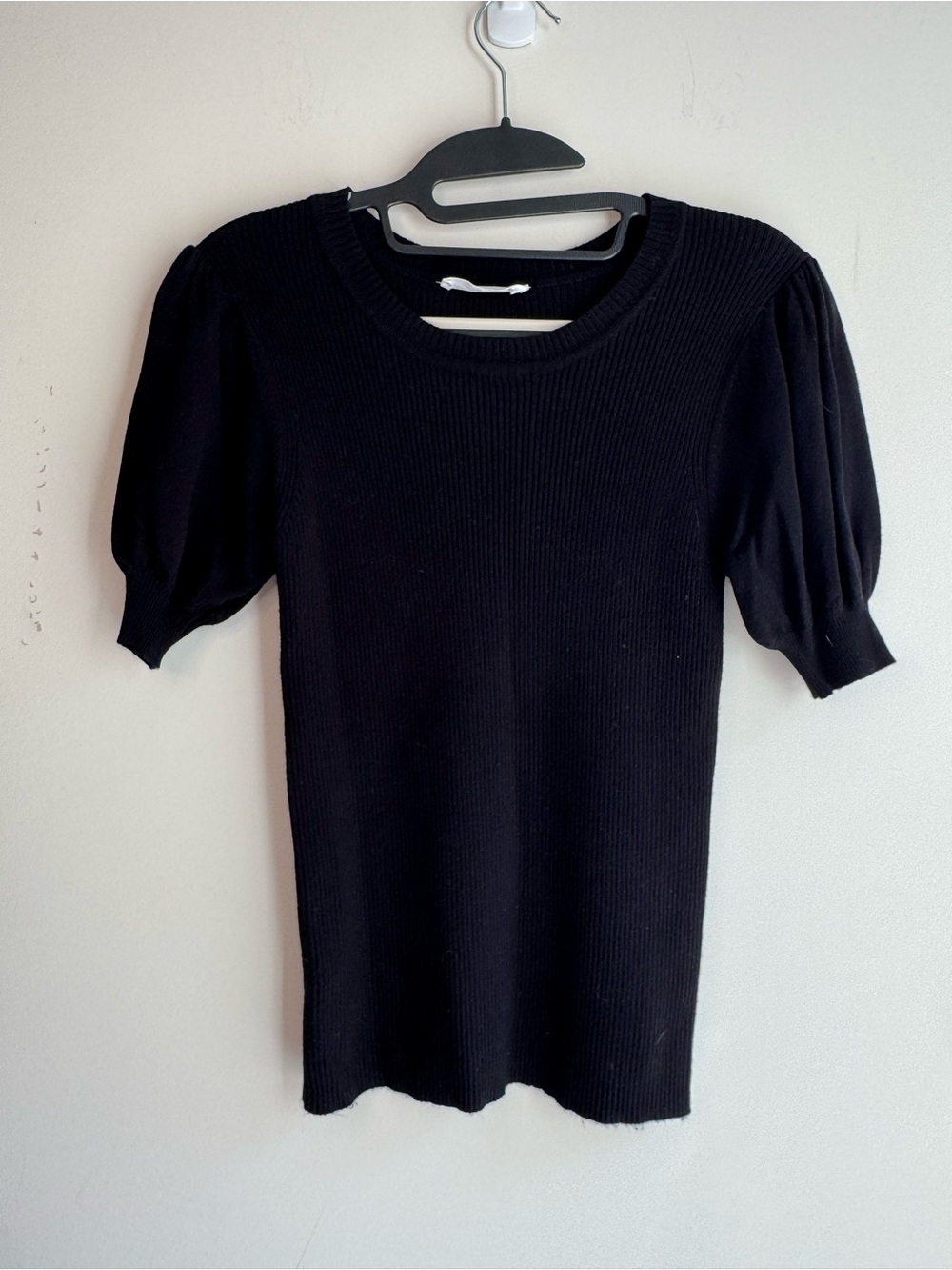 Double Zero Black Ribbed Puff-Sleeve Short Sleeve Top